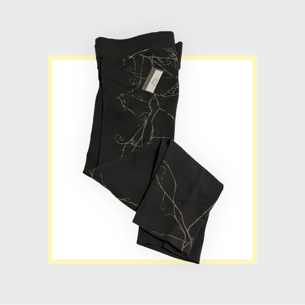 Nux yoga active wesr chocolate brown with print leggings.